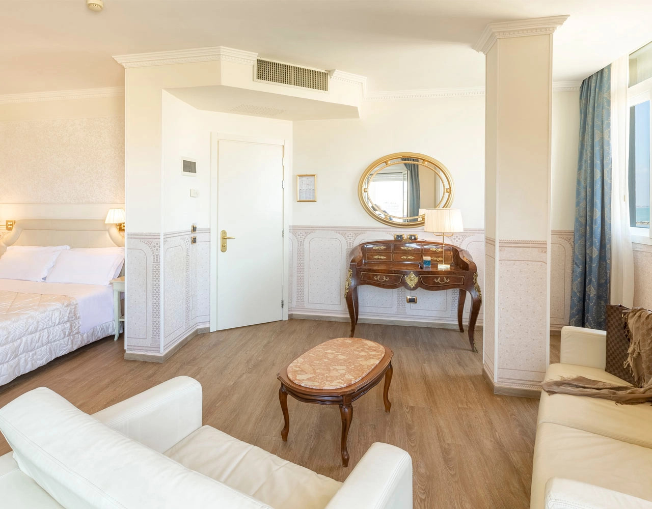 media.Camera-Junior-Suite-09-Hotel-Baia-Imperiale-Rimini