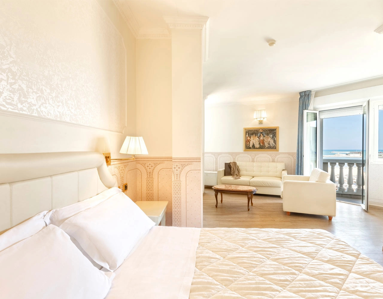 media.Camera-Junior-Suite-10-Hotel-Baia-Imperiale-Rimini