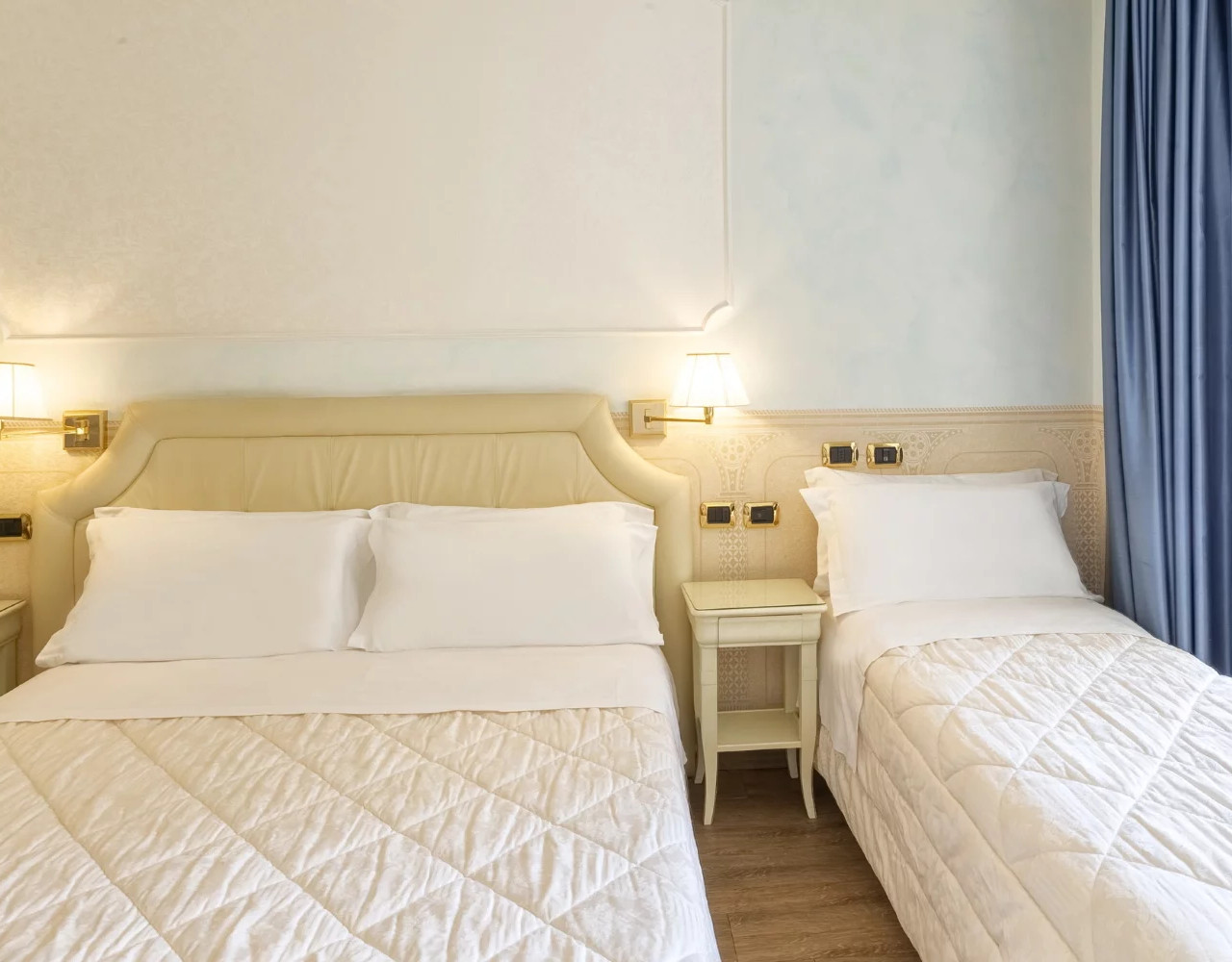 media.camera-tripla4